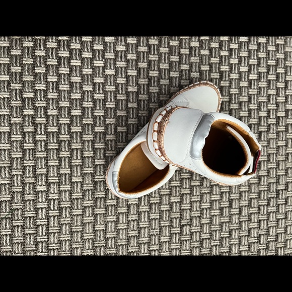 Cute slip on casual shoes. - Picture 3 of 4